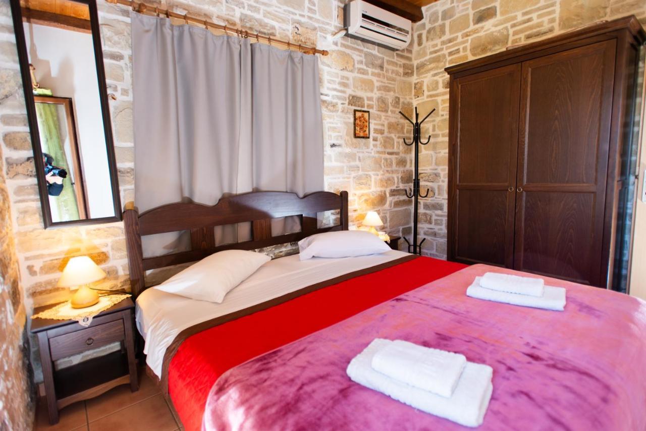 Sivas Apartments-Studios,Sigelakis With Very Nice View Exterior photo